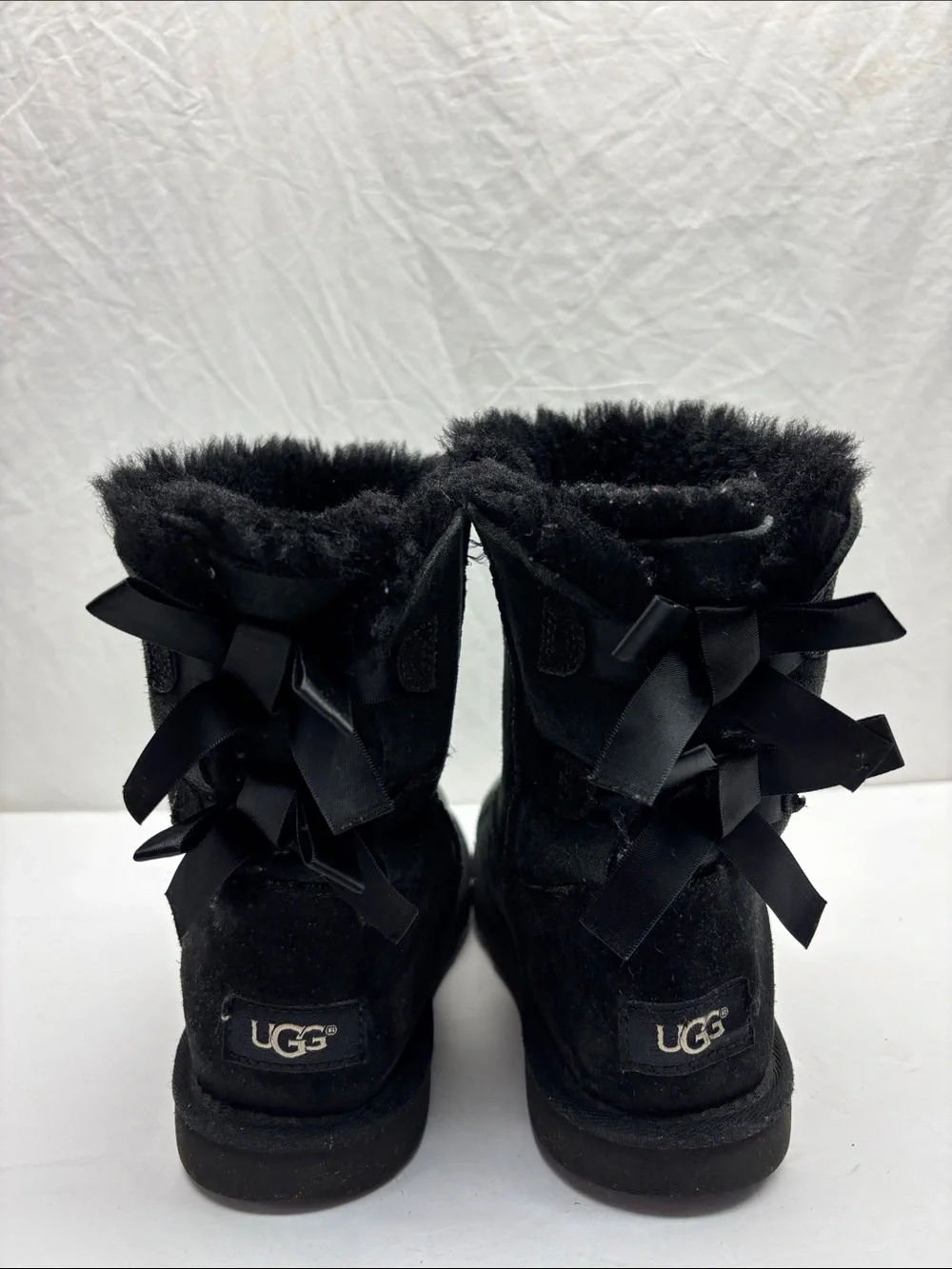 UGG Bailey Bows Boots, SZ 4 big girl, box 55